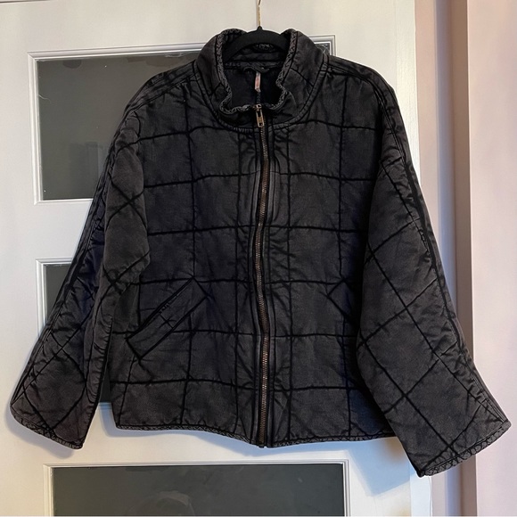 Free People Jackets & Blazers - Free People Black Quilted Zip-Front Puffer Jacket